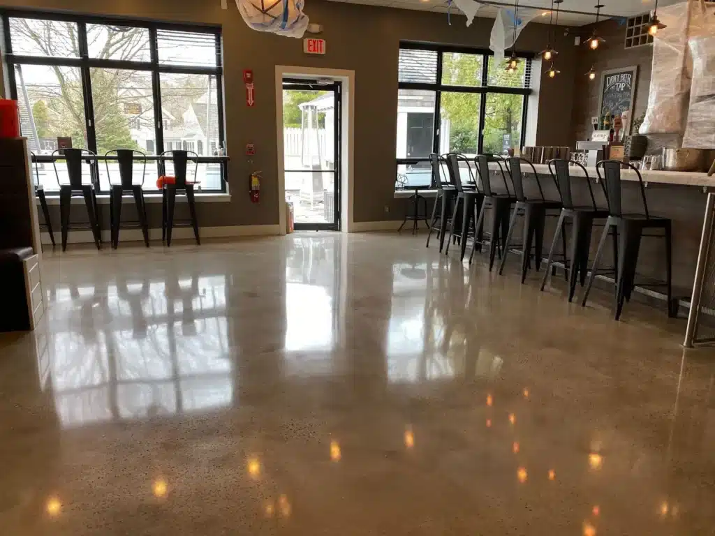 Benefits of polished concrete floors include improved appearance.